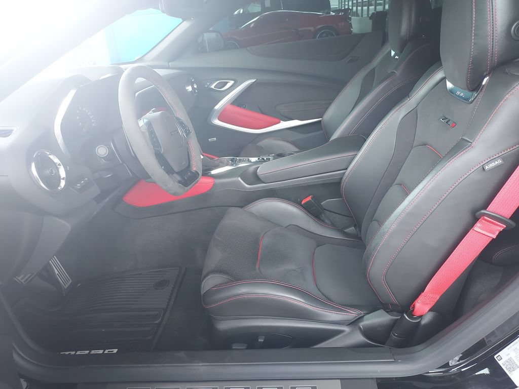 Used 2022 Chevrolet Camaro ZL1 RWD image 13