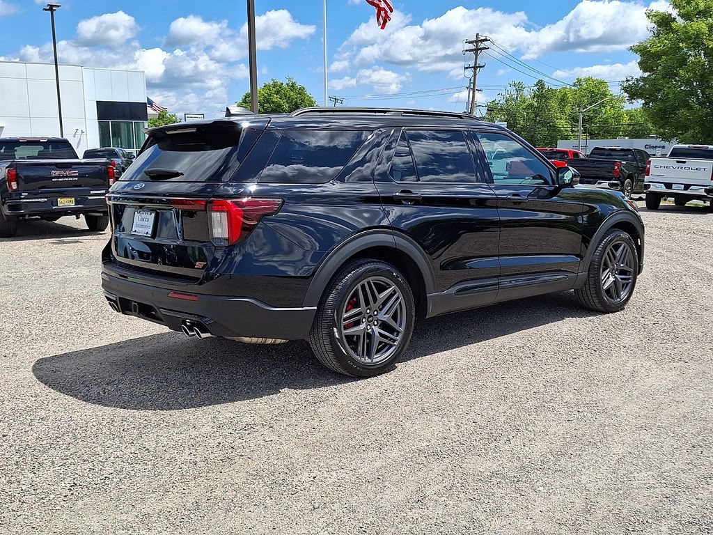 Used 2025 Ford Explorer ST w/ Sun And Sound Package AWD/4WD image 9