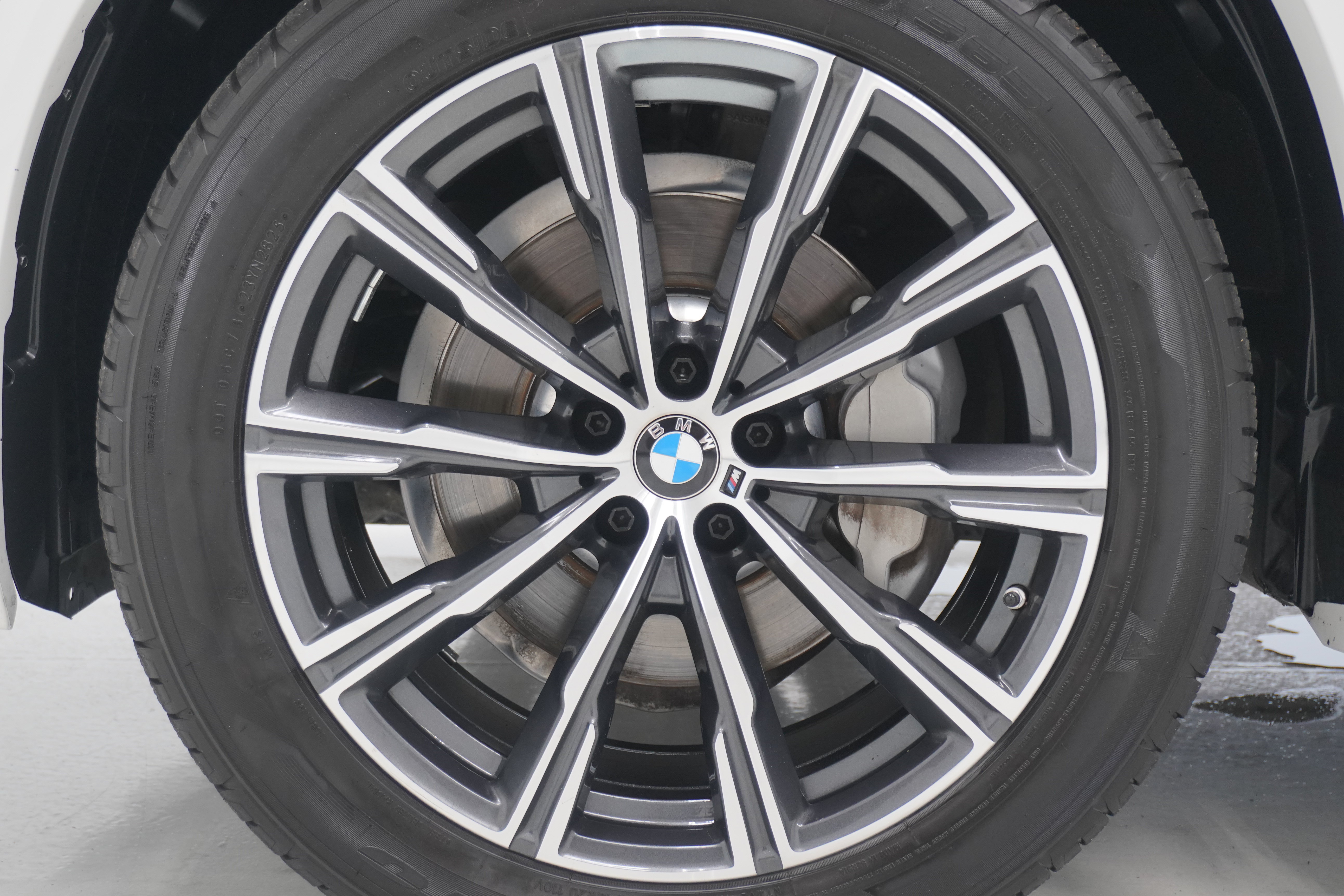 Used 2020 BMW X5 xDrive40i w/ M Sport Package AWD/4WD image 35