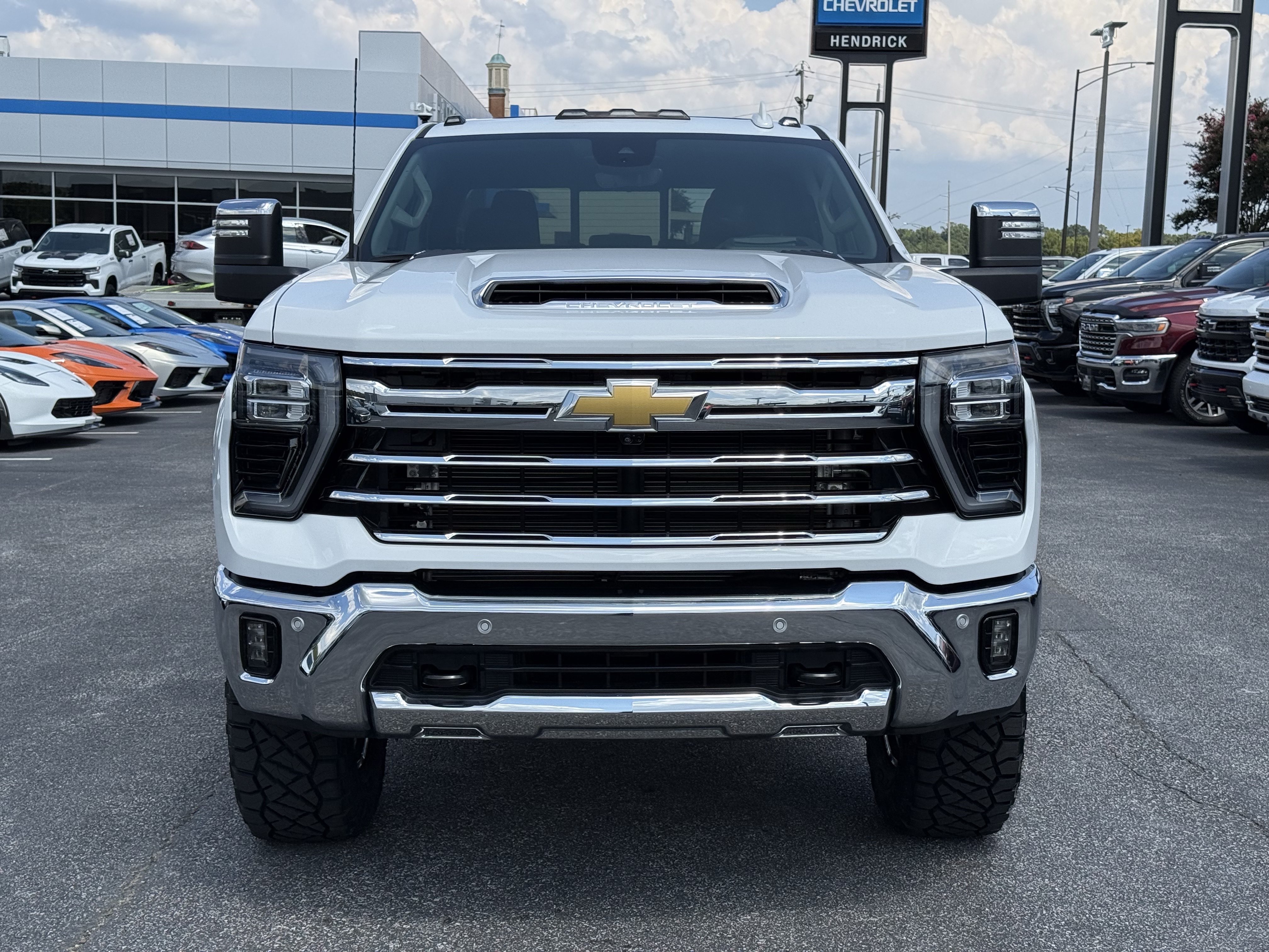 New 2026 Chevrolet Silverado 2500 LTZ w/ LTZ Premium Package AWD/4WD image 3