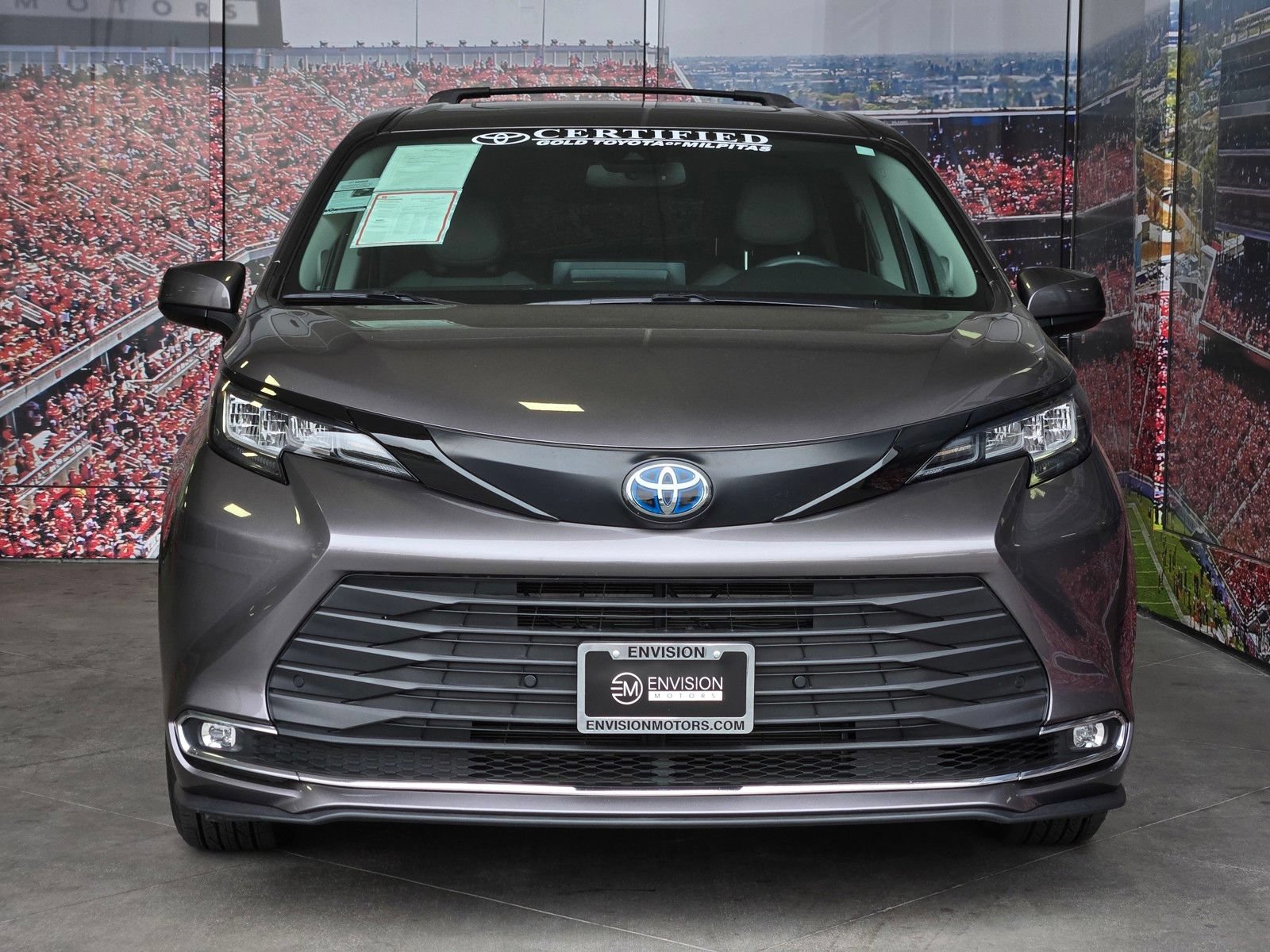 Certified 2021 Toyota Sienna XLE w/ XLE Plus Package AWD/4WD image 3
