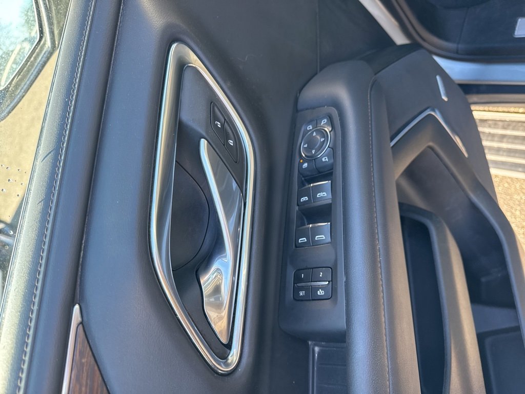 Used 2024 Chevrolet Suburban High Country image 18