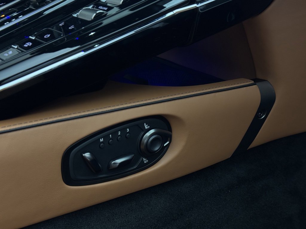 New 2026 Aston Martin V8 Vantage Roadster image 54