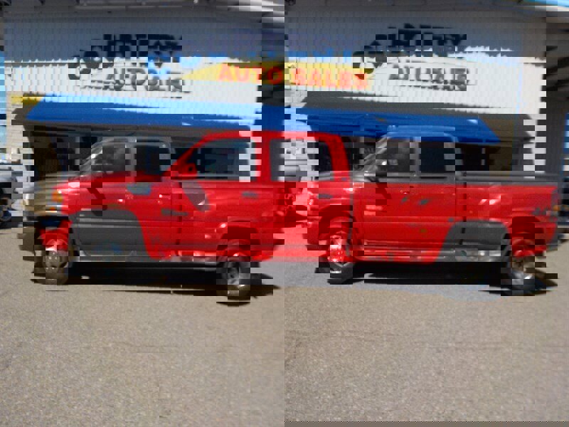 Used 2005 GMC Sierra 3500 SLE w/ Heavy-Duty Power Package image 3