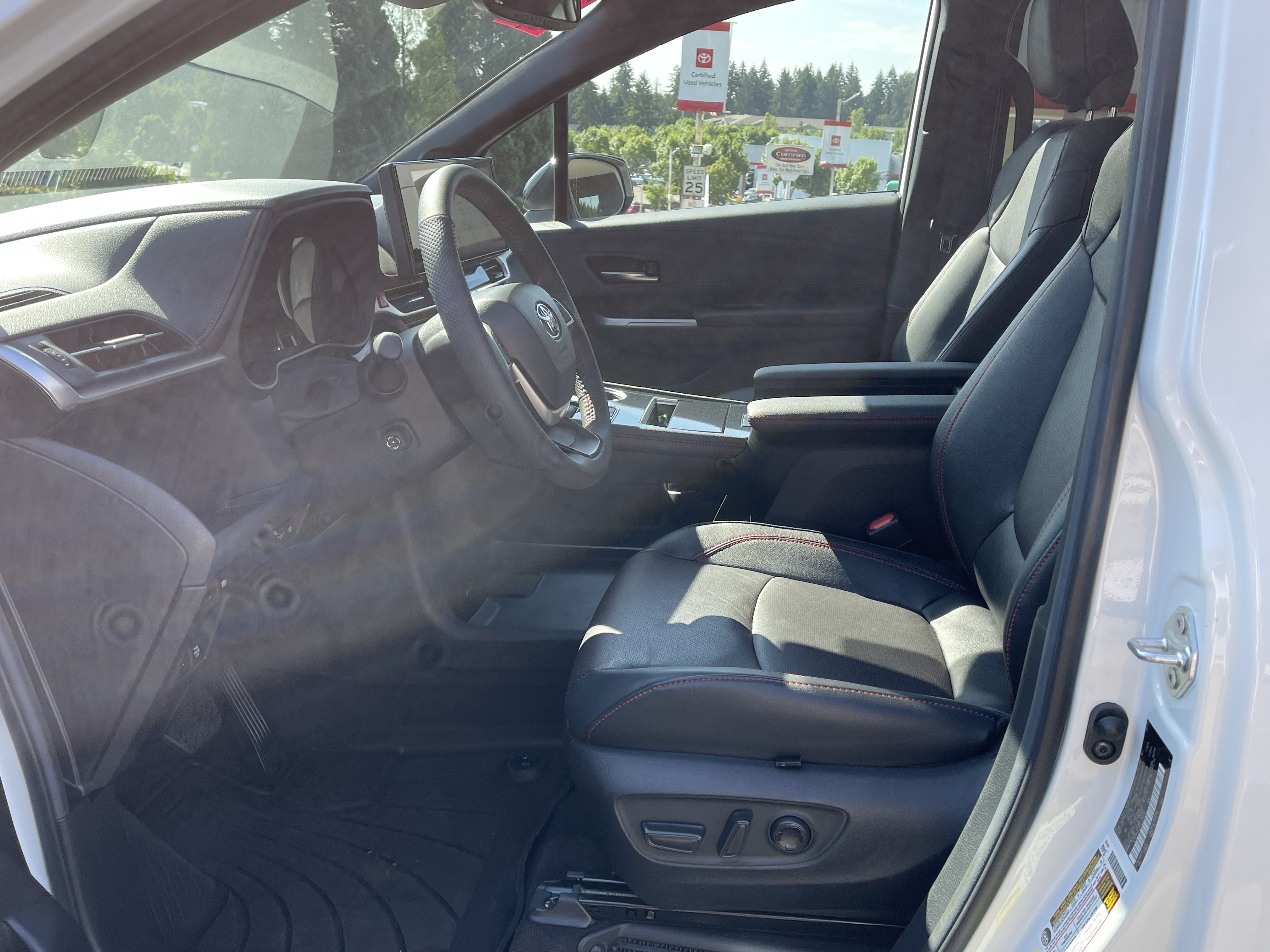 Certified 2025 Toyota Sienna XSE w/ XSE Premium Package AWD/4WD image 10