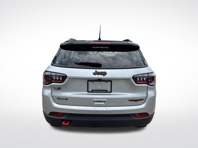 Used 2025 Jeep Compass Trailhawk AWD/4WD image 9