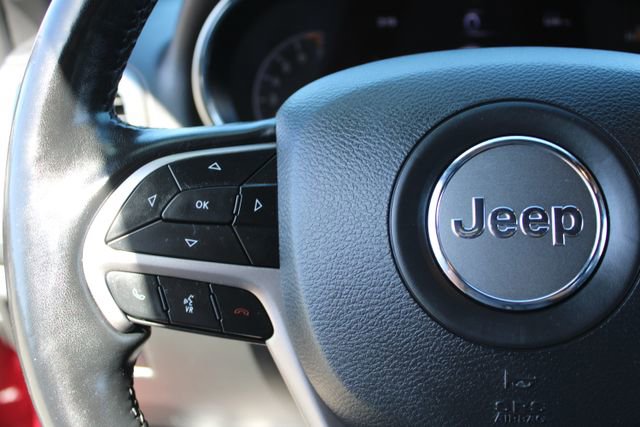 Used 2021 Jeep Grand Cherokee Laredo X image 19