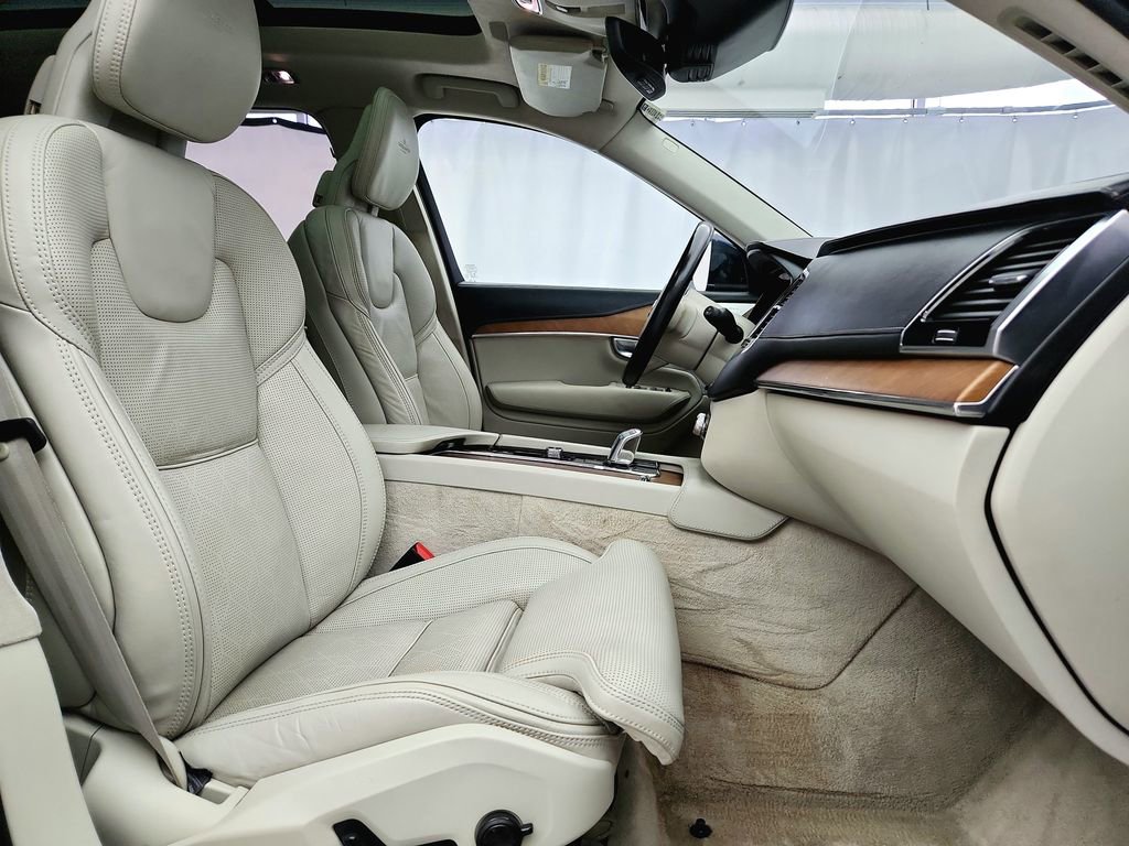 Used 2017 Volvo XC90 T8 Excellence image 31