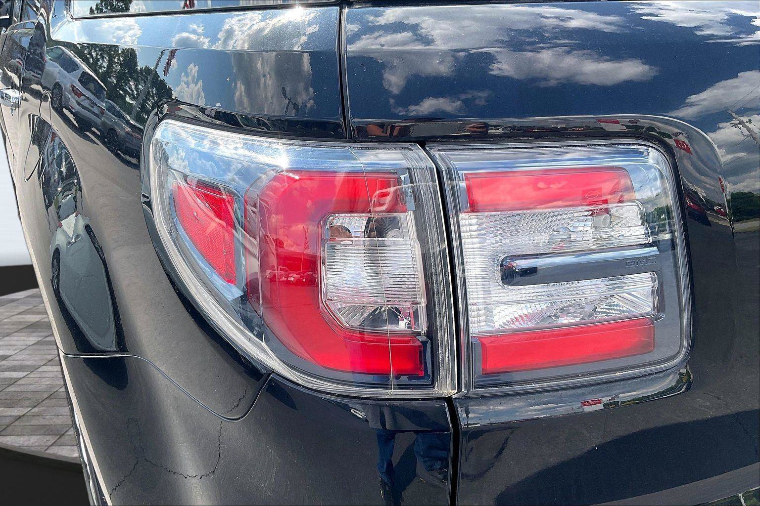 Used 2016 GMC Acadia Denali FWD image 33