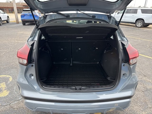 Used 2023 Nissan Kicks SR w/ SR Premium Package image 18