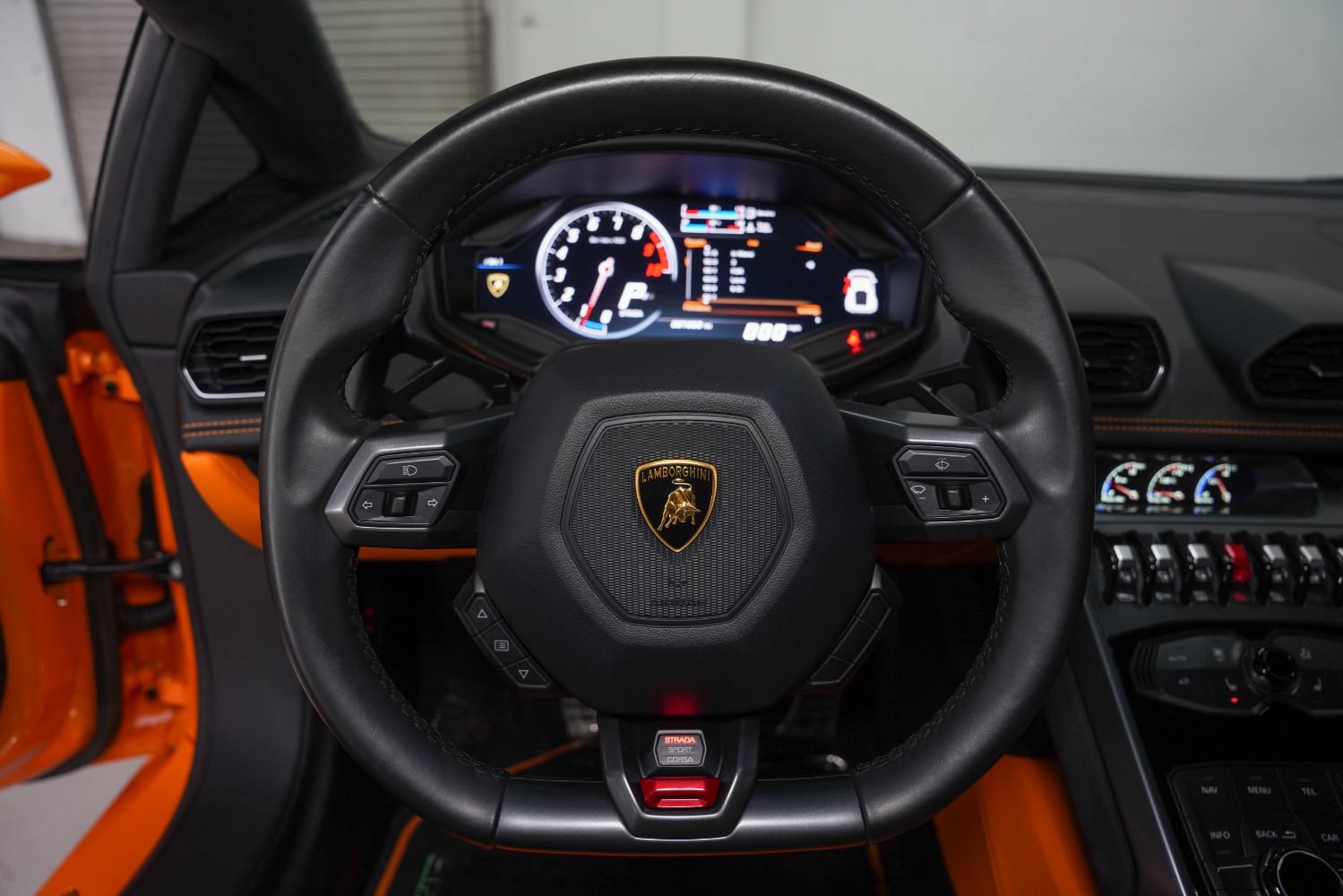 Used 2017 Lamborghini Huracan LP 580-2 RWD image 41