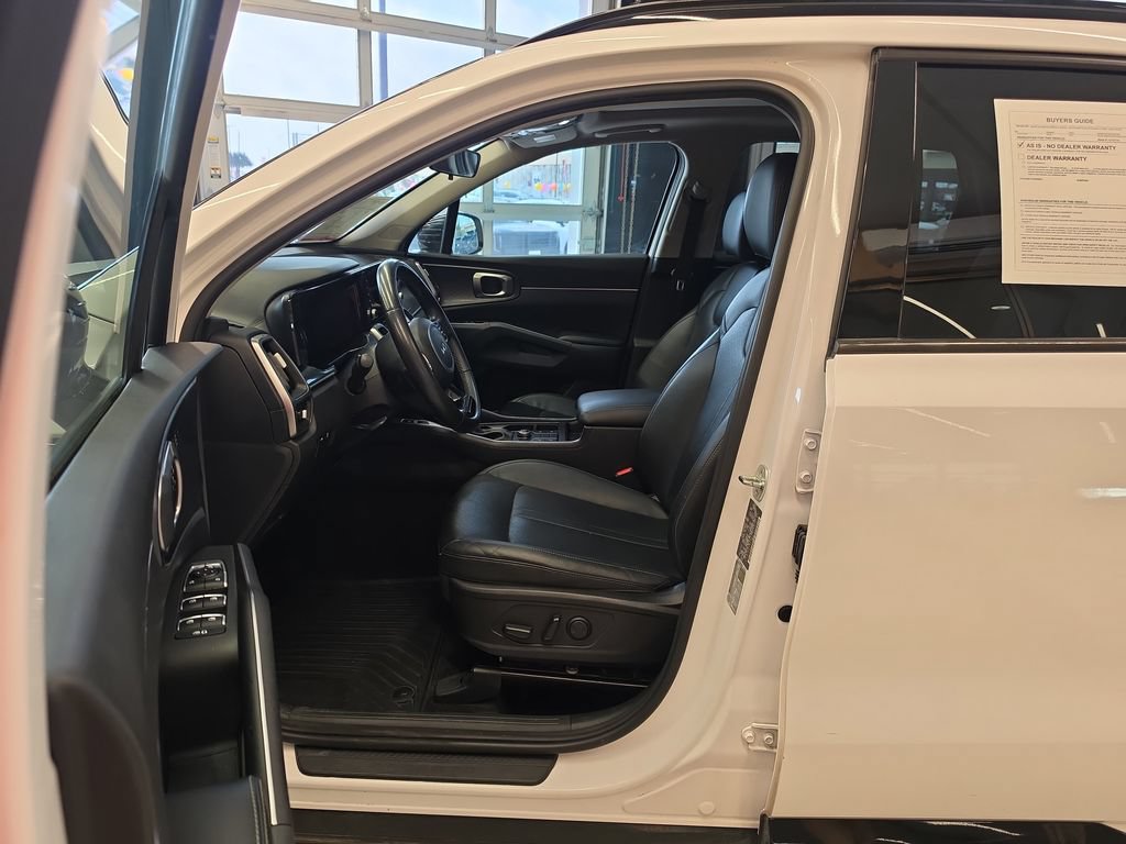 Certified 2023 Kia Sorento S w/ Panoramic Sunroof Package FWD image 15