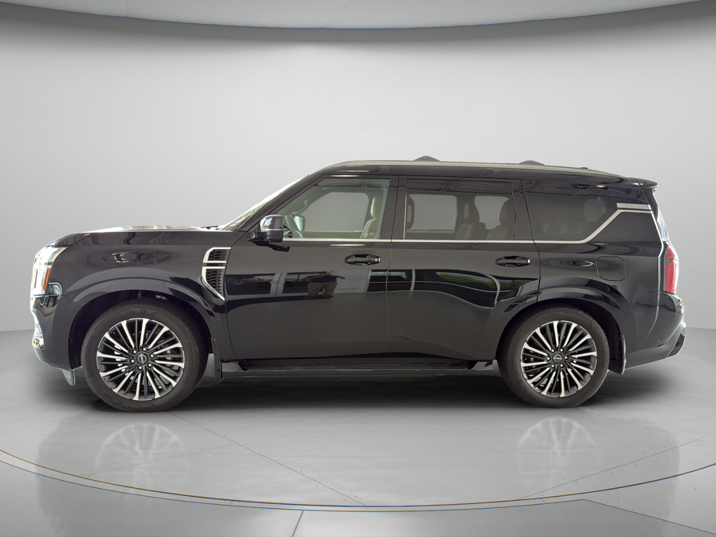 Used 2025 Nissan Armada Platinum Reserve w/ Convenience Package RWD image 6