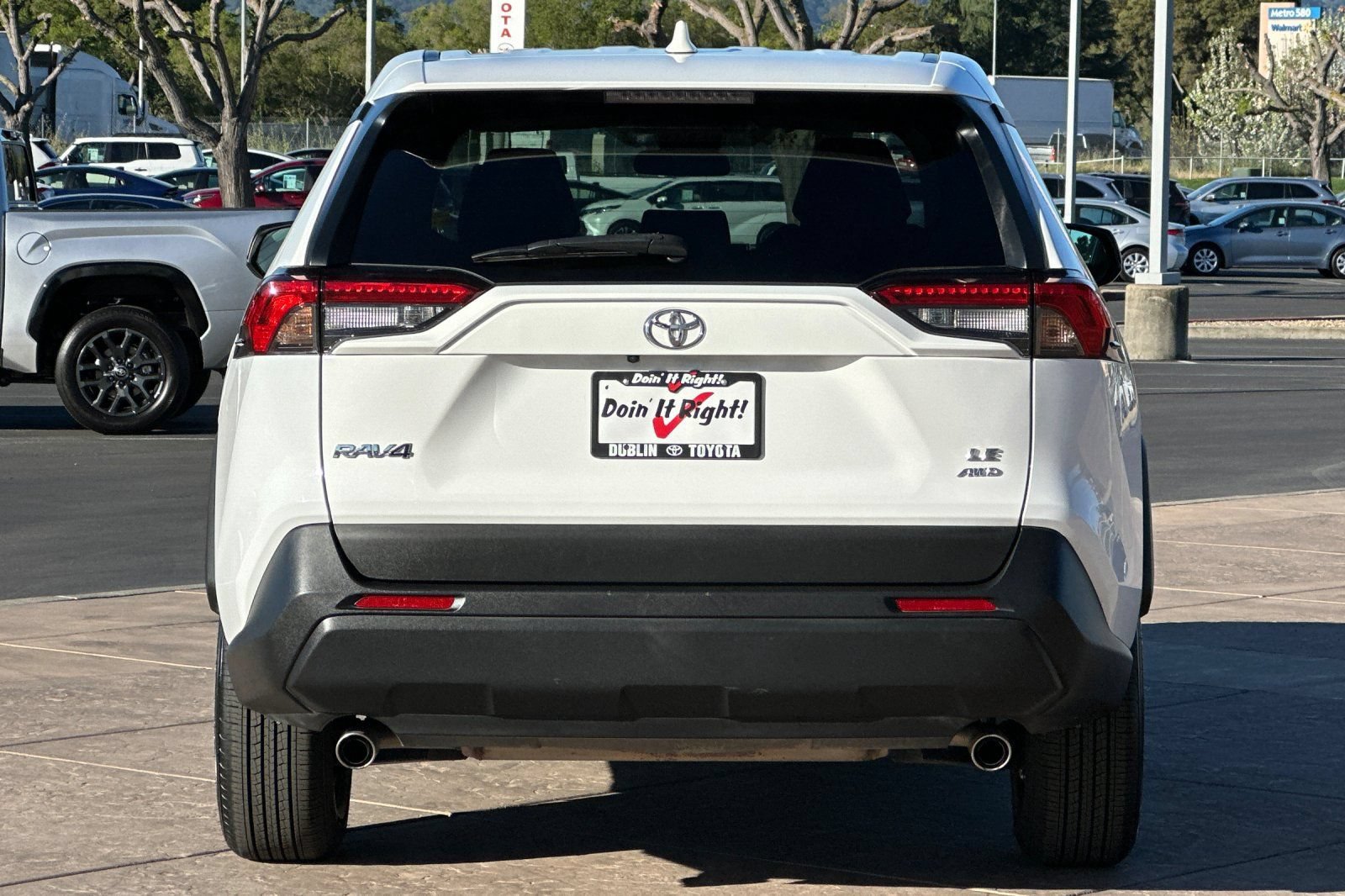 Used 2024 Toyota RAV4 LE AWD/4WD image 5