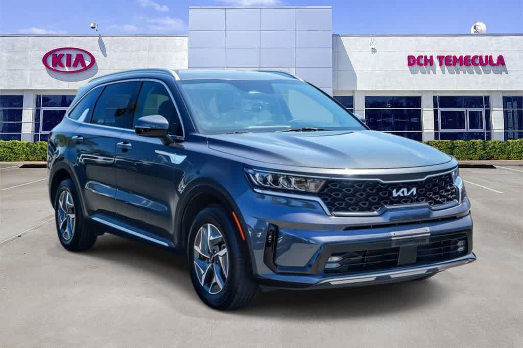 Certified 2023 Kia Sorento EX FWD image 3