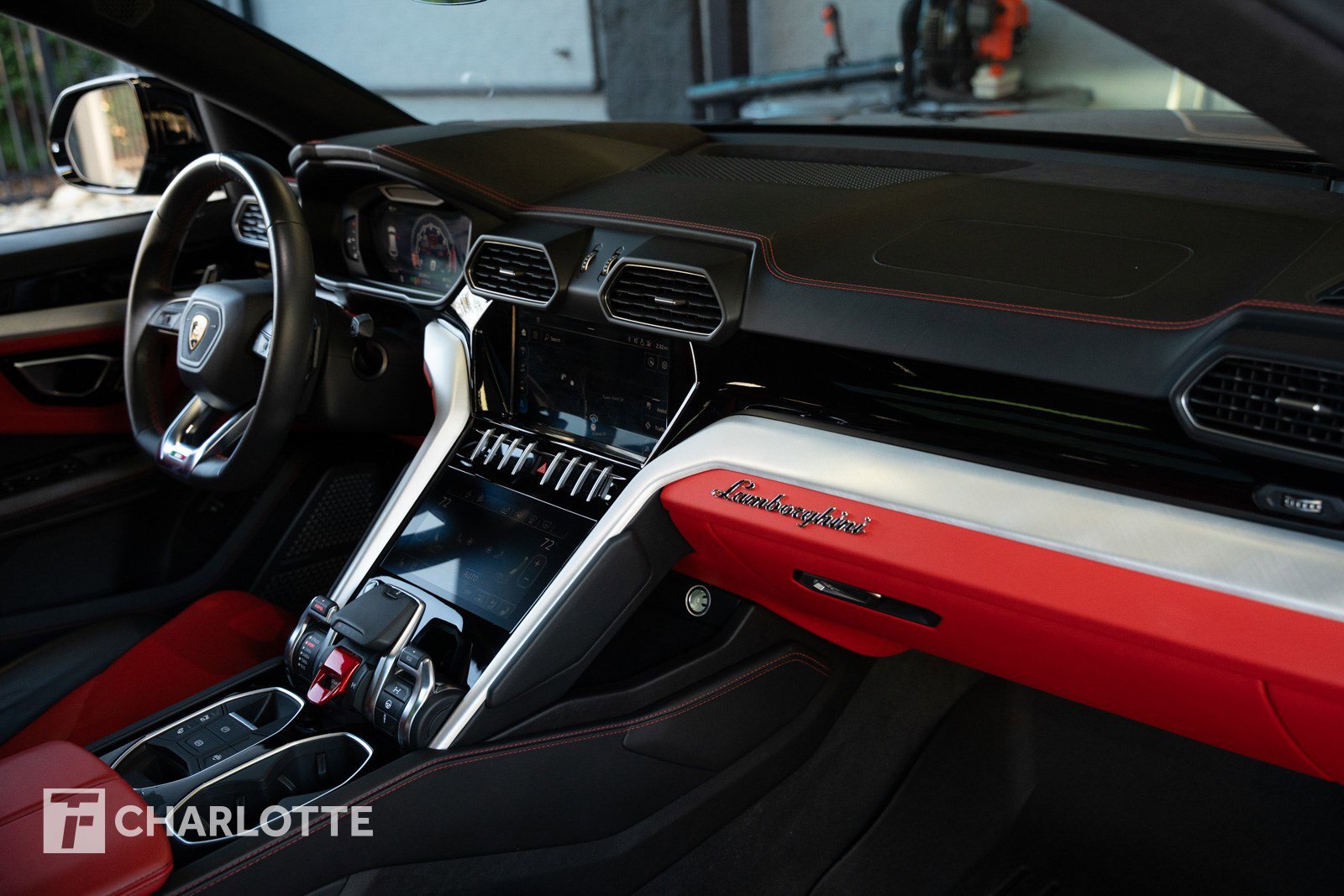 Used 2021 Lamborghini Urus image 29