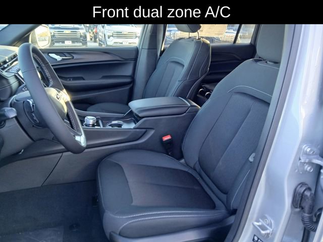 New 2025 Jeep Grand Cherokee L Laredo image 11