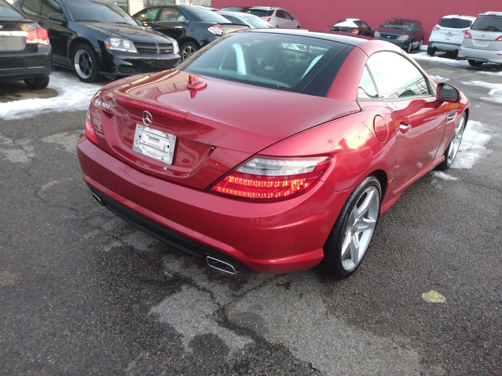 Used 2016 Mercedes-Benz SLK 300 image 3