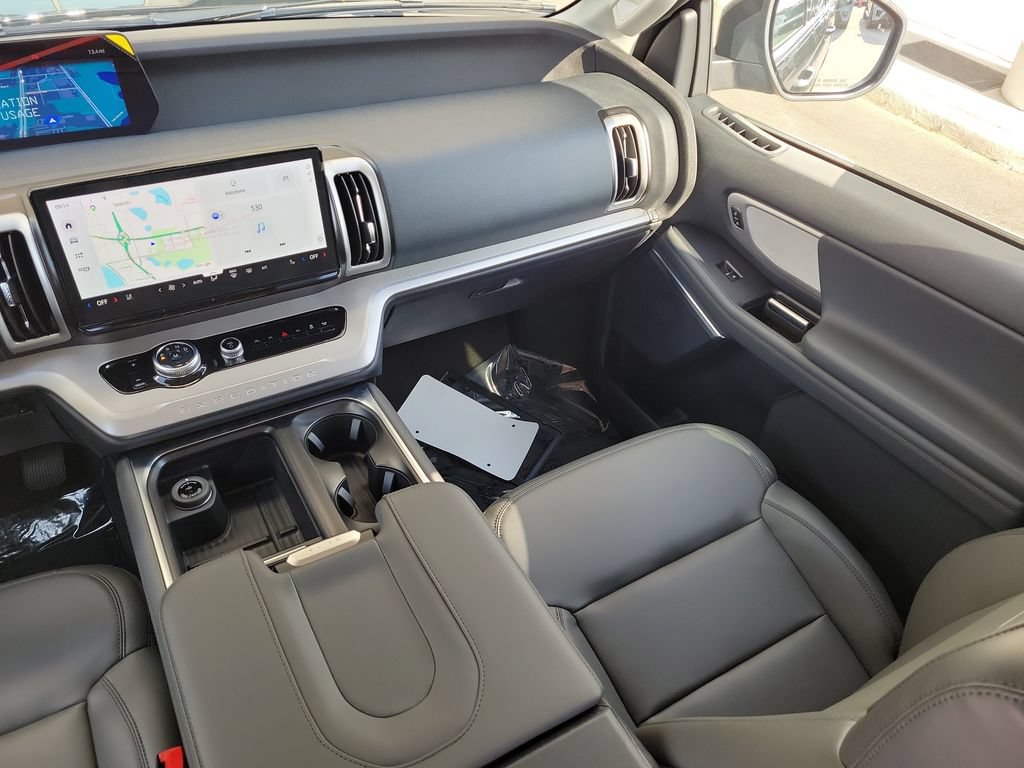 New 2026 Ford Expedition Active RWD image 11