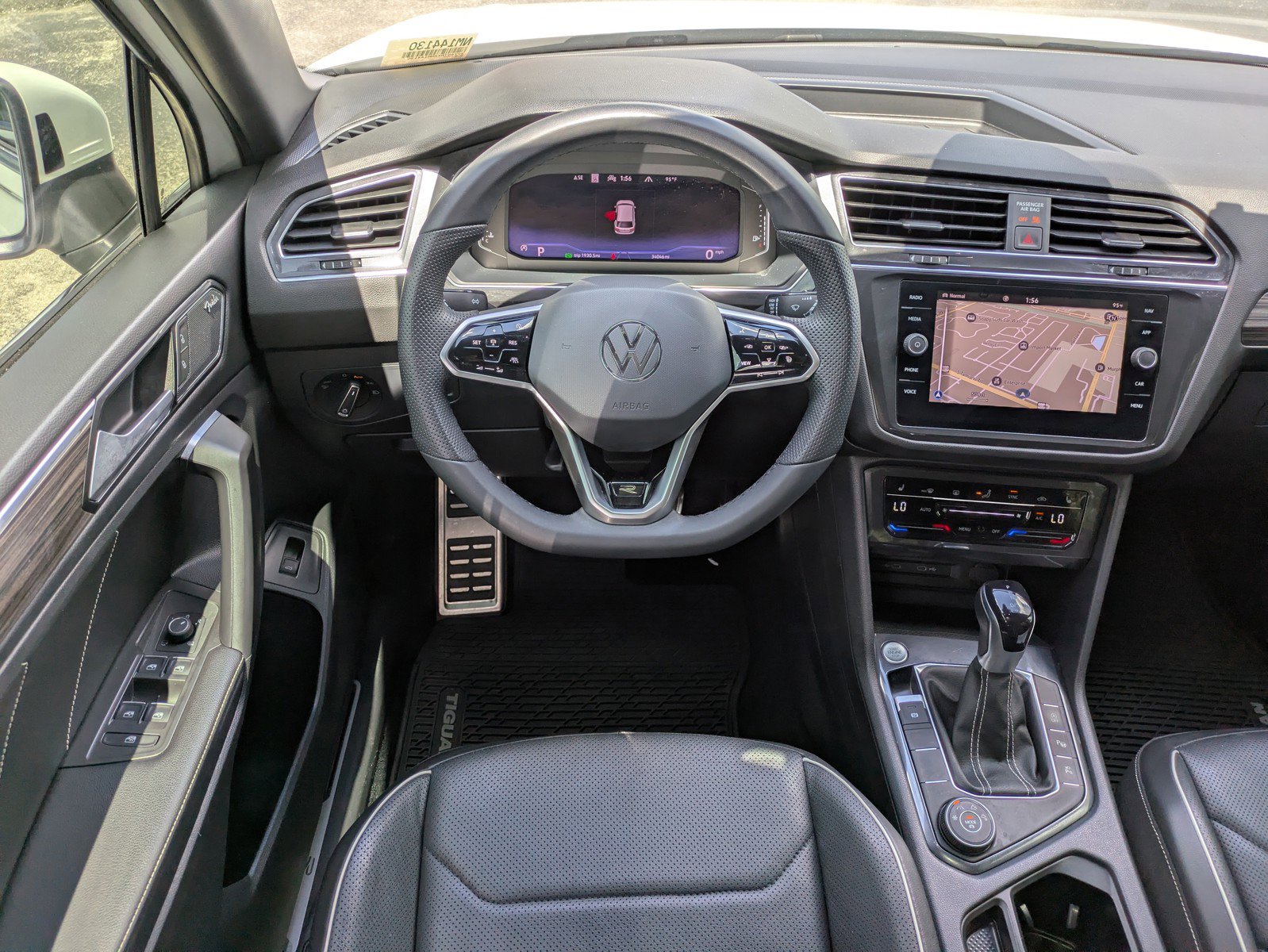 Used 2022 Volkswagen Tiguan SEL R-Line AWD/4WD image 14