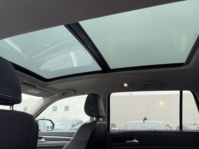 Used 2023 Volkswagen Atlas SEL R-Line image 16