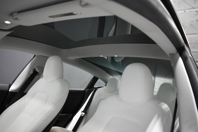 Used 2023 Tesla Model 3 Performance image 17