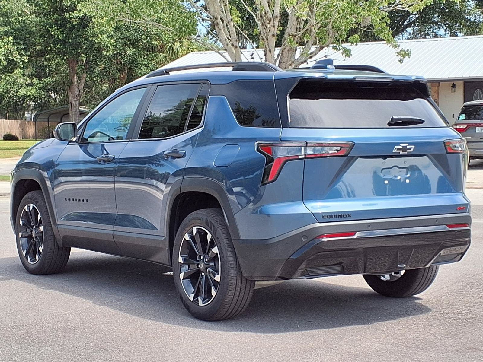 New 2026 Chevrolet Equinox RS w/ LPO, Floor Liner Package FWD image 20
