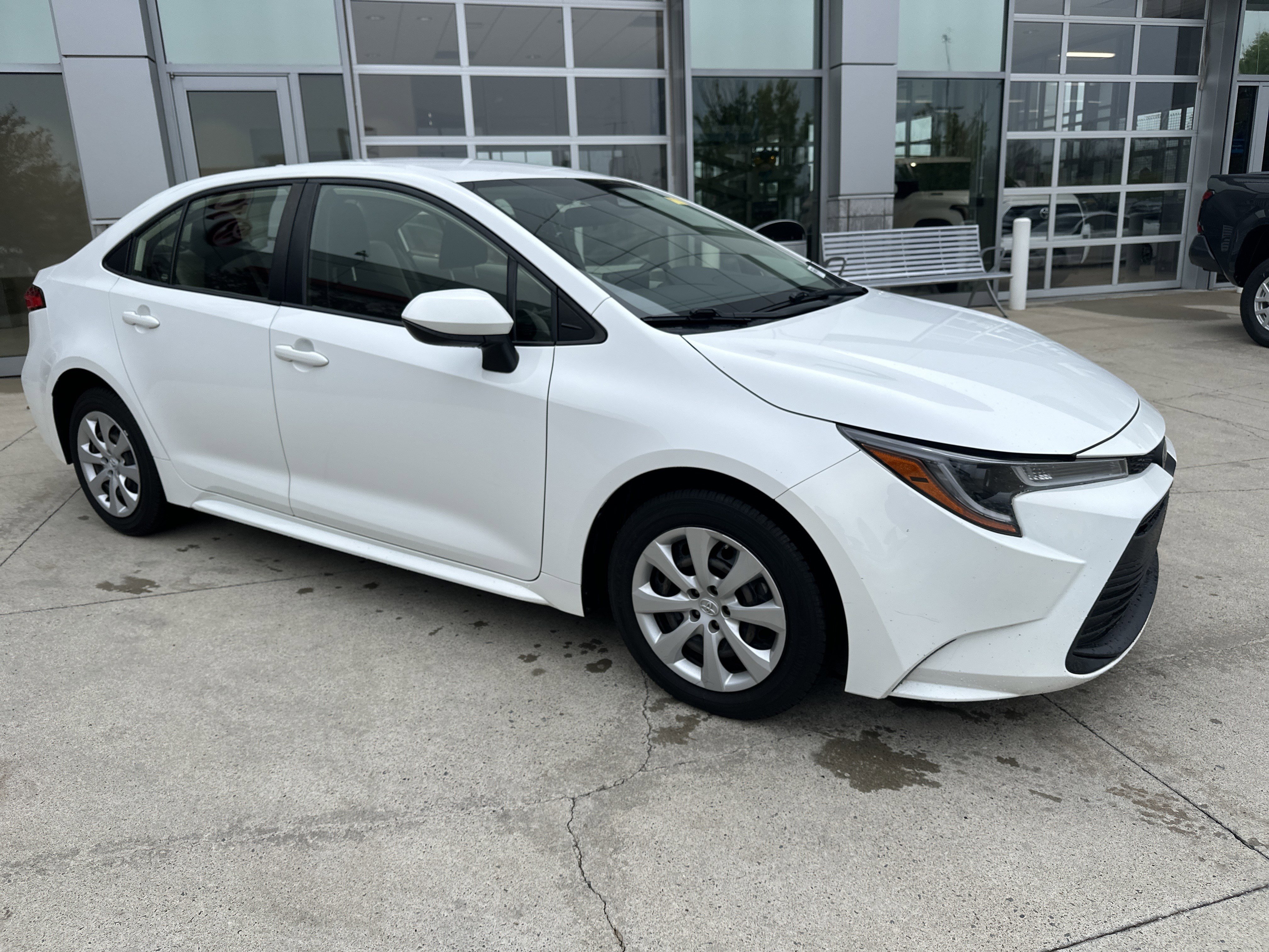 Used 2023 Toyota Corolla LE FWD video 2