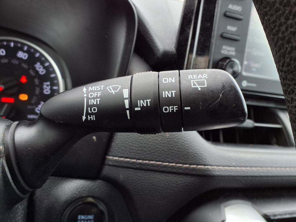 Used 2020 Toyota RAV4 XLE AWD/4WD image 19