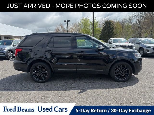 Used 2019 Ford Explorer XLT w/ Equipment Group 202A AWD/4WD image 9