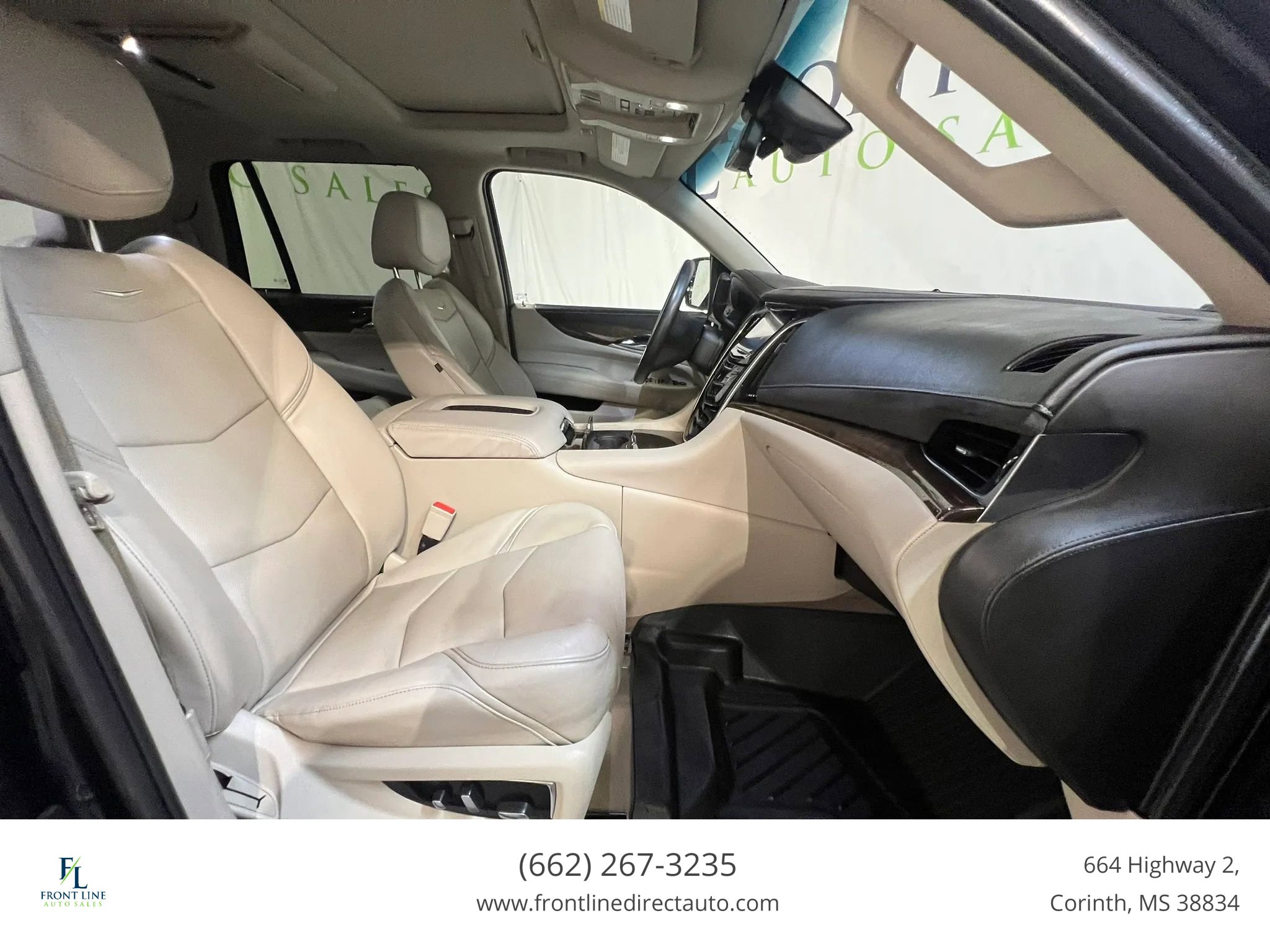 Used 2018 Cadillac Escalade Premium Luxury AWD/4WD image 18