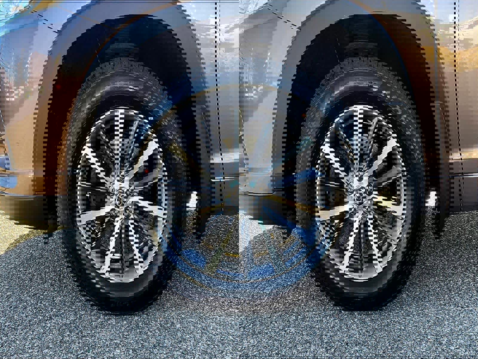 Used 2017 Toyota Highlander XLE image 7