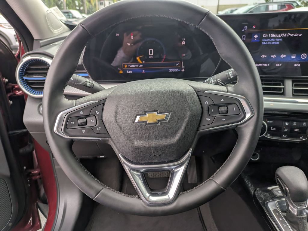 Used 2025 Chevrolet Trax LT w/ LT Convenience Package image 22