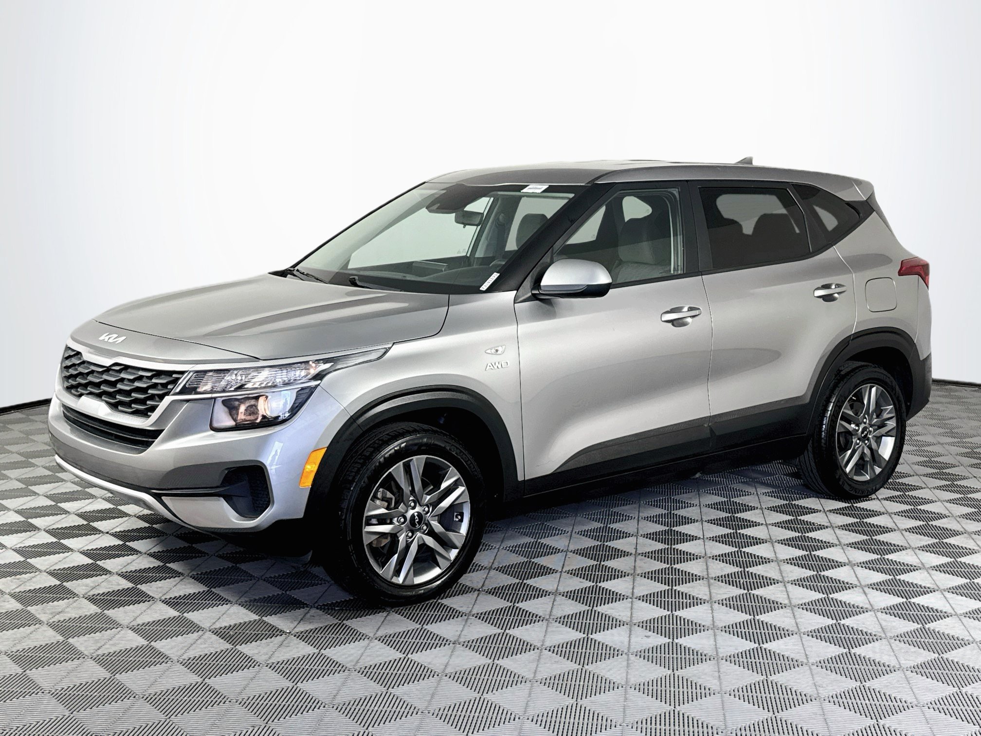 Used 2022 Kia Seltos LX AWD/4WD image 4