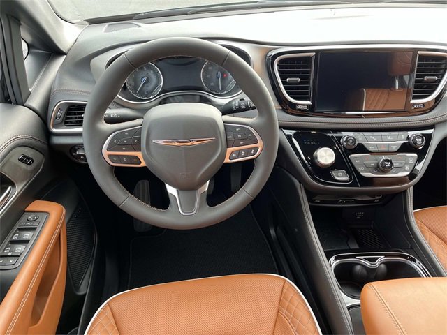 New 2026 Chrysler Pacifica Pinnacle image 12