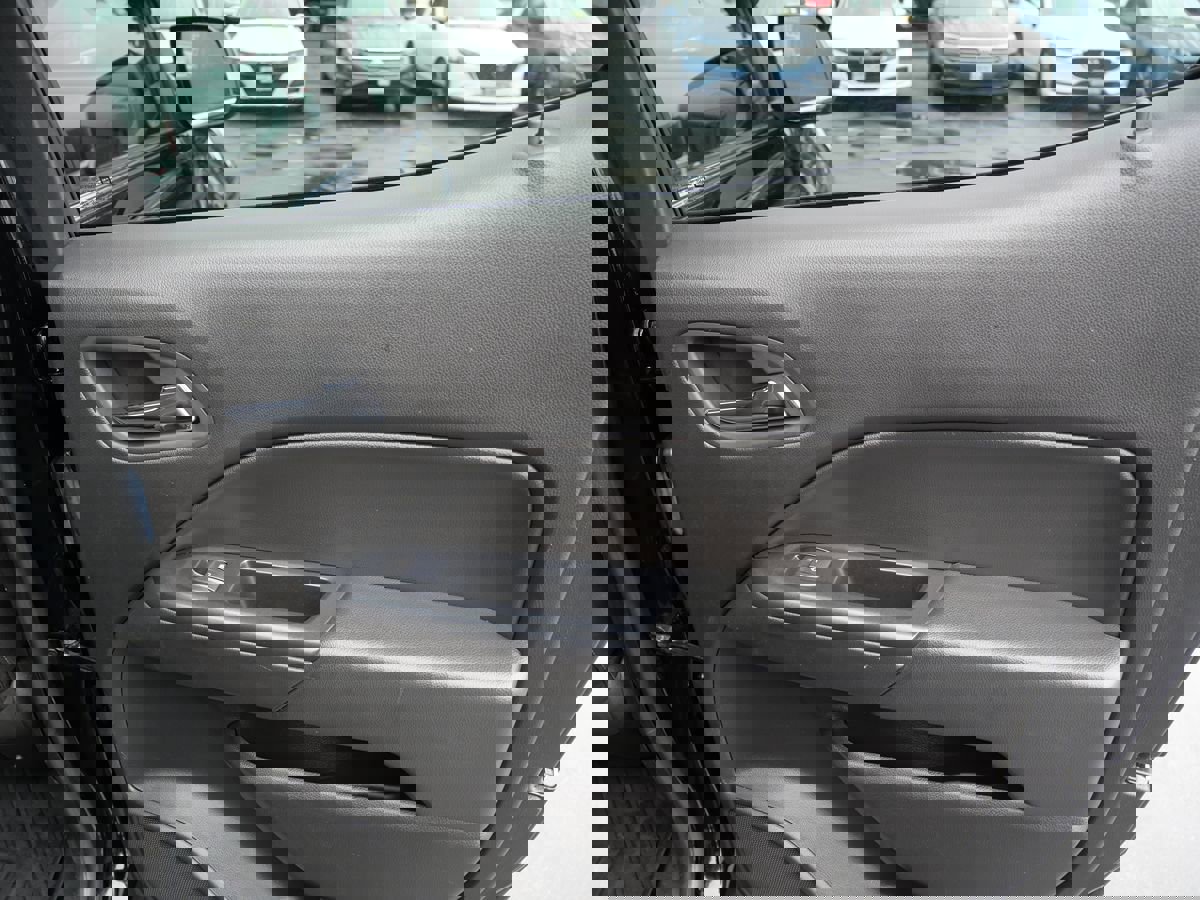 Used 2018 Chevrolet Colorado LT image 24