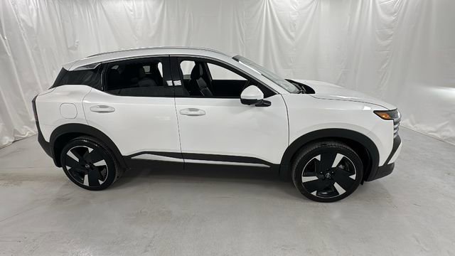 Certified 2025 Nissan Kicks SR image 2