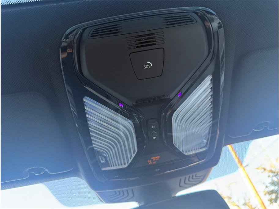 Used 2019 BMW M550i xDrive image 24