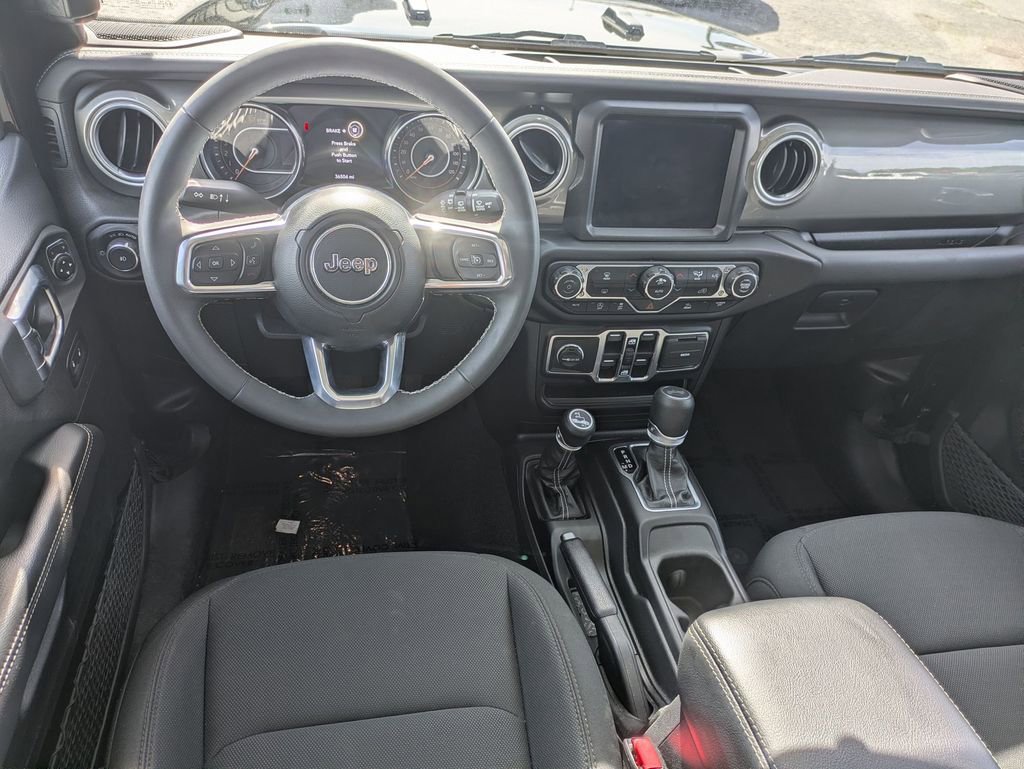 Used 2023 Jeep Wrangler Sahara image 25