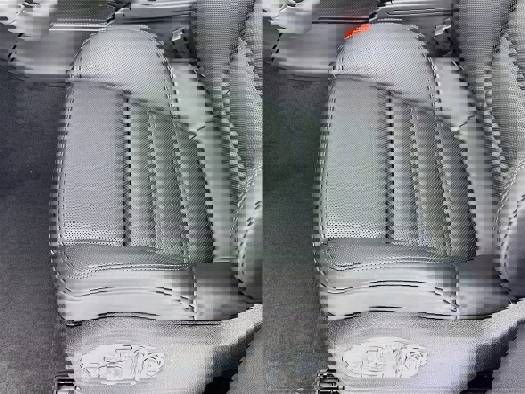 New 2026 Porsche Macan GTS image 14