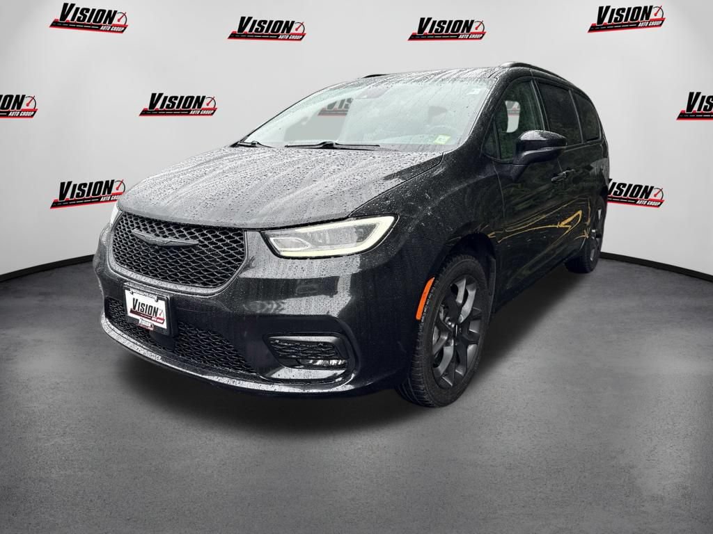 Used 2023 Chrysler Pacifica Touring-L w/ S Appearance Package