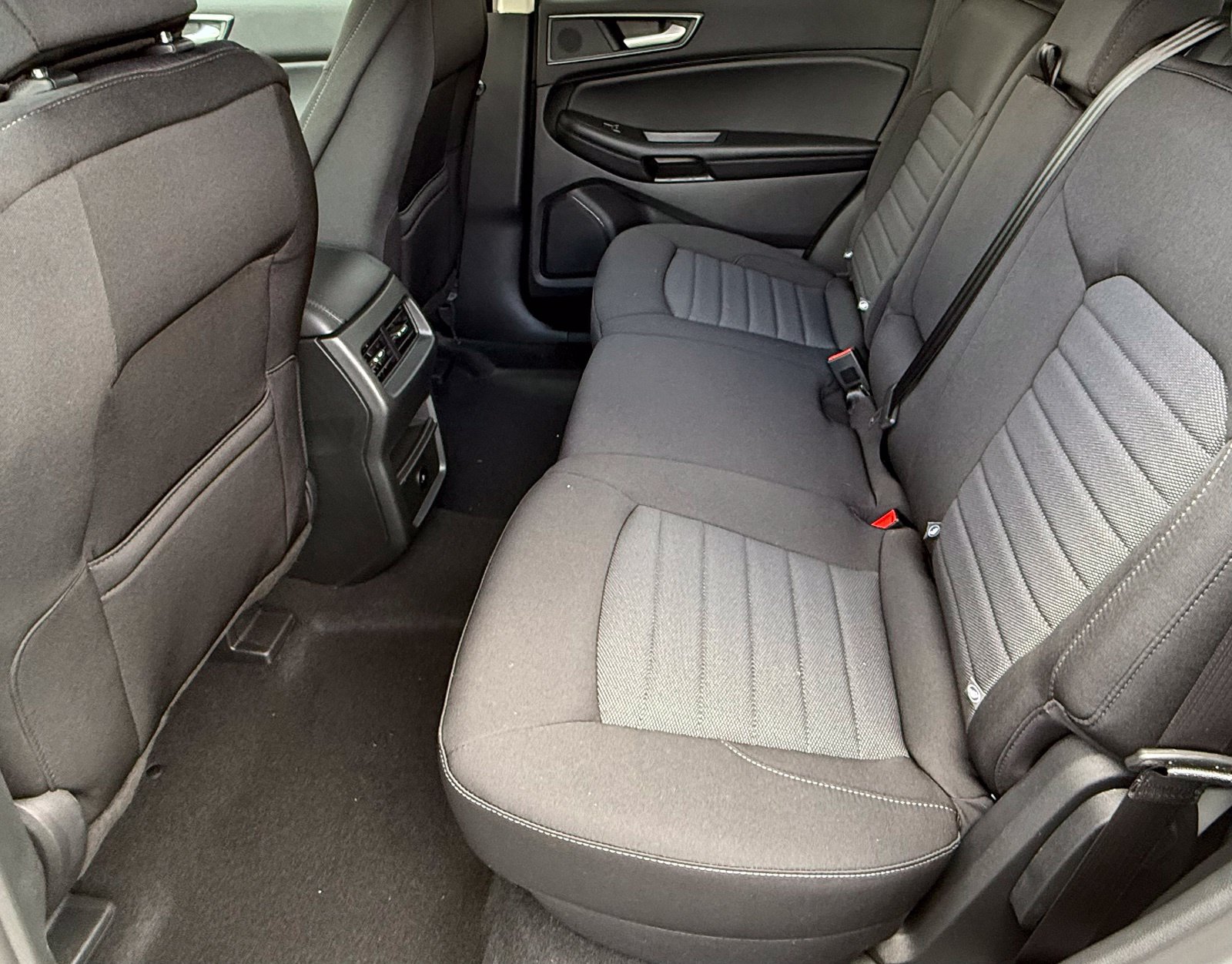 Used 2024 Ford Edge SE AWD/4WD image 14