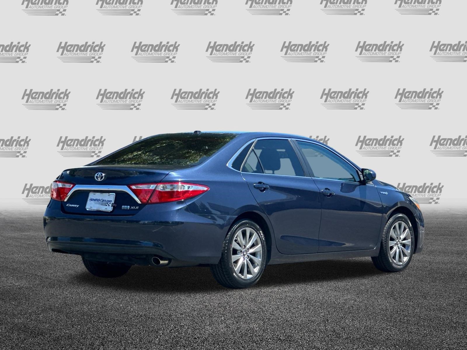 Used 2017 Toyota Camry XLE w/ Moonroof Package FWD image 5