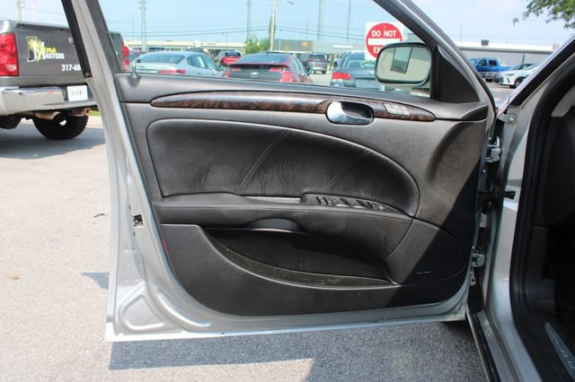 Used 2007 Buick Lucerne CXS w/ Driver Confidence Package FWD image 10