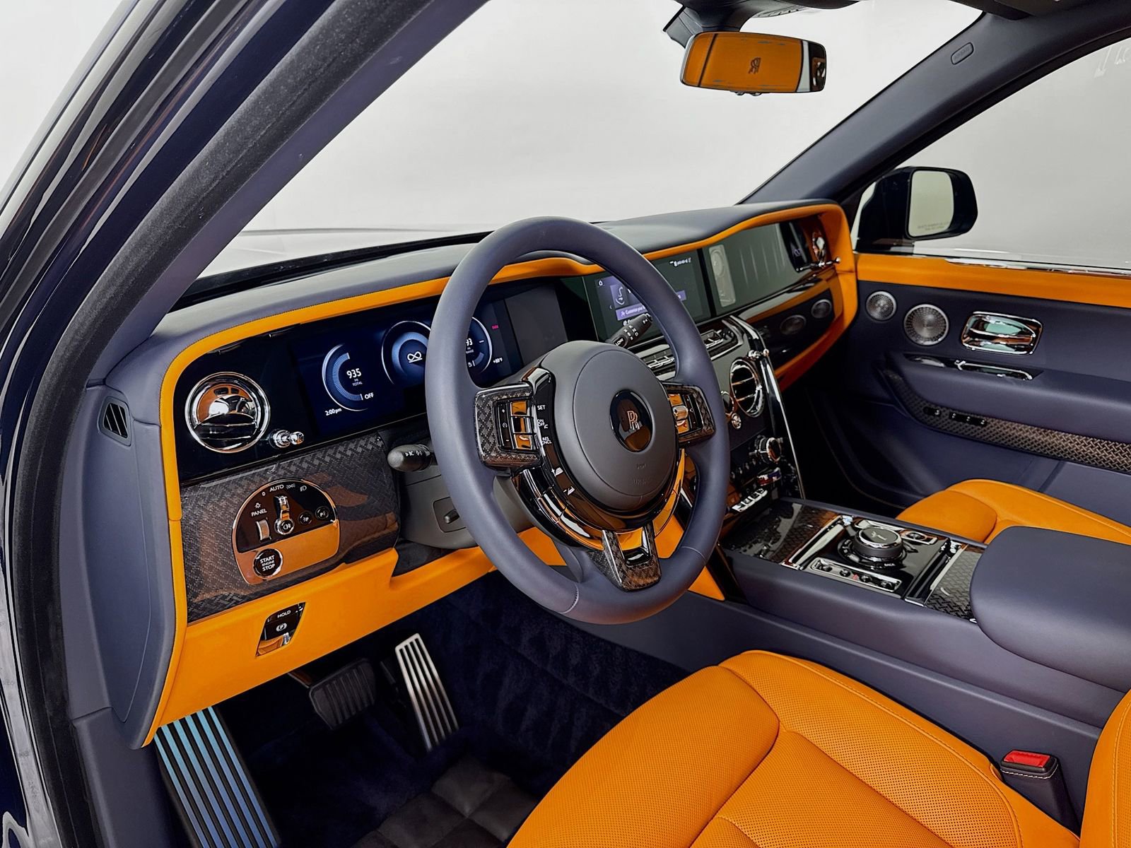 Certified 2025 Rolls-Royce Cullinan Black Badge w/ Leather Finishing Pack AWD/4WD image 11