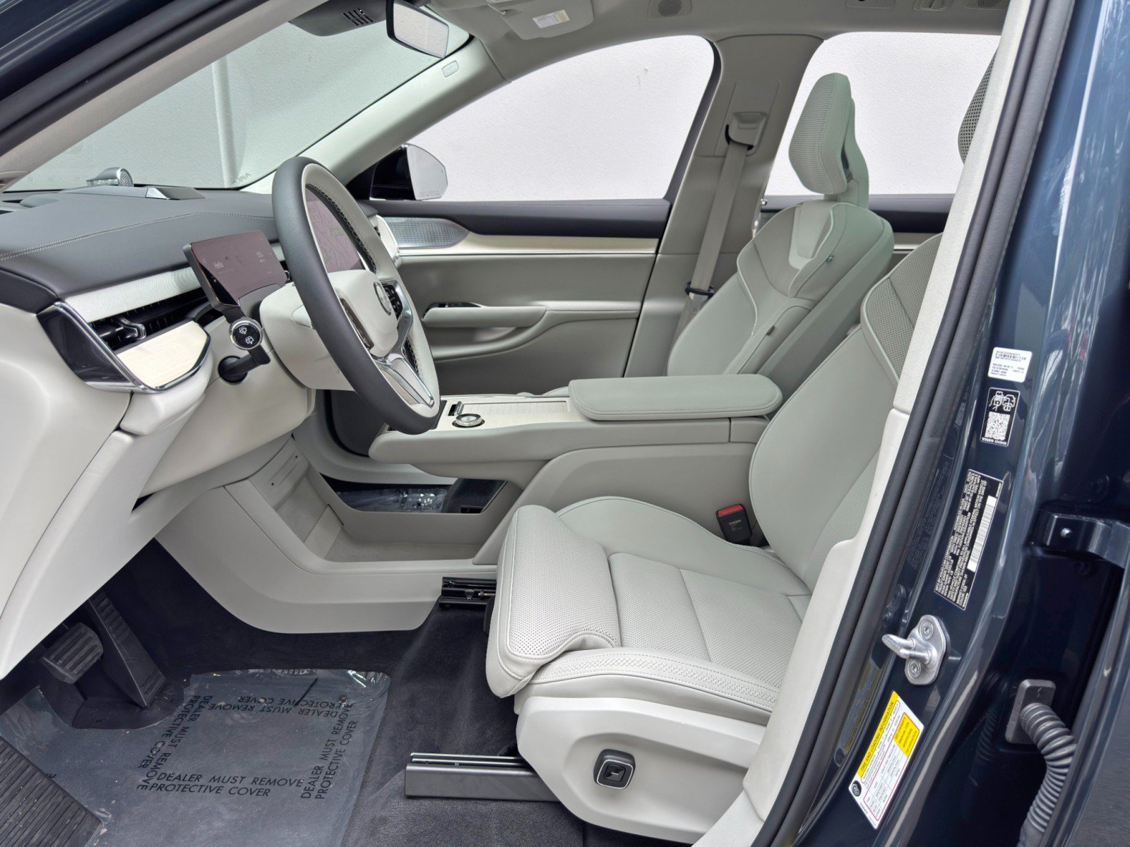 Used 2025 Volvo EX90 Ultra AWD/4WD image 17