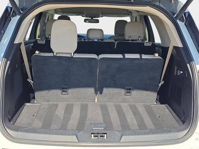 Used 2020 Ford Explorer Limited w/ Class III Trailer Tow Package image 12