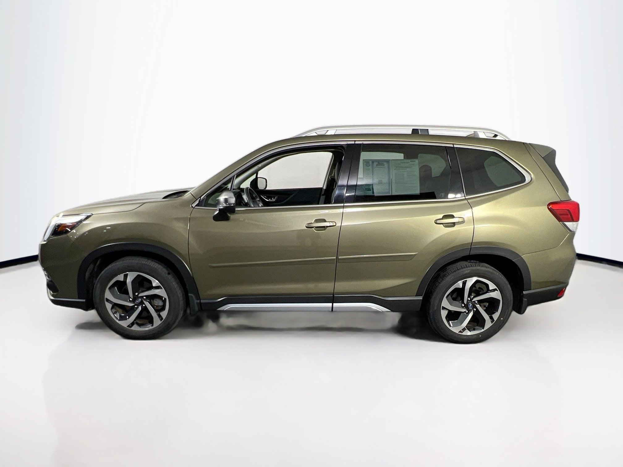 Used 2022 Subaru Forester Touring image 8