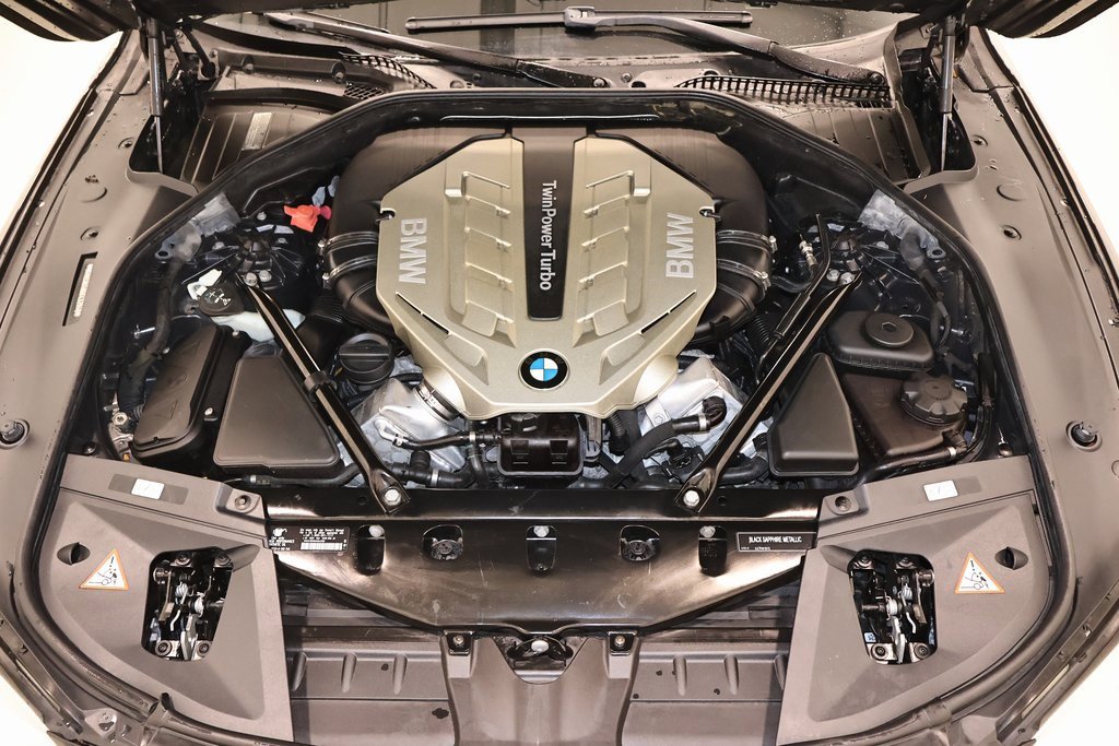 Used 2011 BMW 750Li xDrive image 41