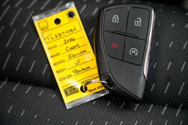 Used 2026 Chevrolet Equinox LT AWD/4WD image 33